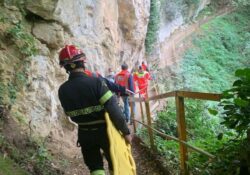 Carpinone. Cade lungo il sentiero per le cascate, una 47enne soccorsa dal 118, CNVVF e CNSAS.