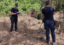 Sessa Aurunca. Area interessata da interventi di movimentazione e livellamento previa estirpazione della macchia mediterranea: i sequestri dei carabinieri forestale.