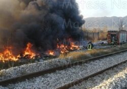 ALIFE. Incendio in località Jungere: bruciano rifiuti, sul posto i vigili del fuoco.