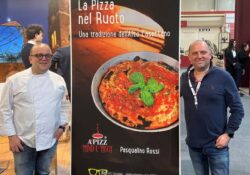 ALVIGNANO. La cittadina alvignanese “in trasferta” al Vinitaly di Verona con la “pizza nel ruoto” del fratelli Gianluca e Pasqualino Rossi.