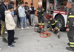 Isernia / Provincia. “Legalità Viva”, l’Istituto “Fermi – Mattei” in visita al comando Vigili del fuoco.