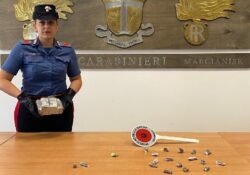 Caserta / Provincia. Tre arresti e una denuncia eseguiti dai carabinieri: due coppie trovate in possesso di stupefacenti, denaro contante e agenda contabile.