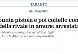 Donne violente. Punta pistola e poi coltello contro il petto della rivale in amore sotto gli occhi dei carabinieri: arrestata 48enne.