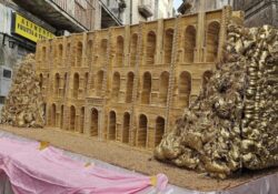 PIANA DI MONTE VERNA / FOGLIANISE. Opera d’arte straordinaria realizzata dai Maestri della Paglia donata al Comune.