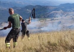 Agnone. Incendio sterpaglie in contrada Montagna: fiamme spente con l’ausilio del solo battifiamma dai Vigili del Fuoco.