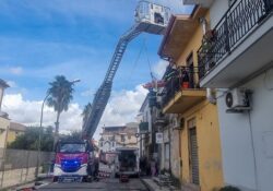 Caserta / Provincia. Donna avverte un malore all’interno della sua abitazione al primo piano di un palazzo: tirata fuori dai Vigili del Fuoco.