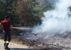 Pozzilli / Venafro. Incendio nella zona industriale, sul posto i Vigili del Fuoco del distaccamento di Venafro.