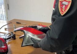 Recale. Ruba fanali a sei auto: 40enne arrestato dai carabinieri.