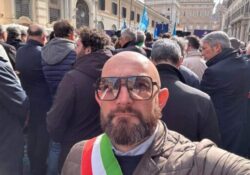 AILANO / ROMA. In Piazza Santi Apostoli anche il sindaco Lanzone: “Oggi si è scritta una pagina brutta della storia e della politica italiana”.