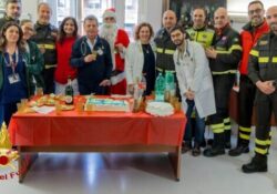 Caserta / Provincia. I Vigili del fuoco hanno distribuito calze e doni ai bambini dell’Ospedale.